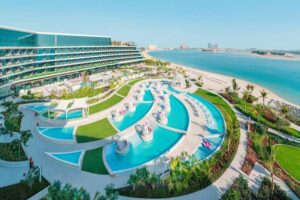 Budget Beach Bliss: Cheap Accommodations Near Dubai's Coastline 🌴🌊🏨💰🌆
