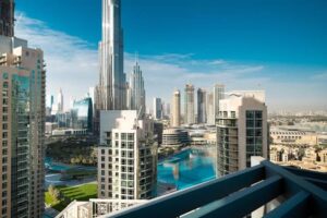 Budget-Friendly Skyline Views: Cheap Accommodations in Dubai's Tallest Buildings 🌆🏨💰🌇✨