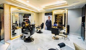 Dubai's Vintage-Inspired Salons: Channeling Old Hollywood Glamour